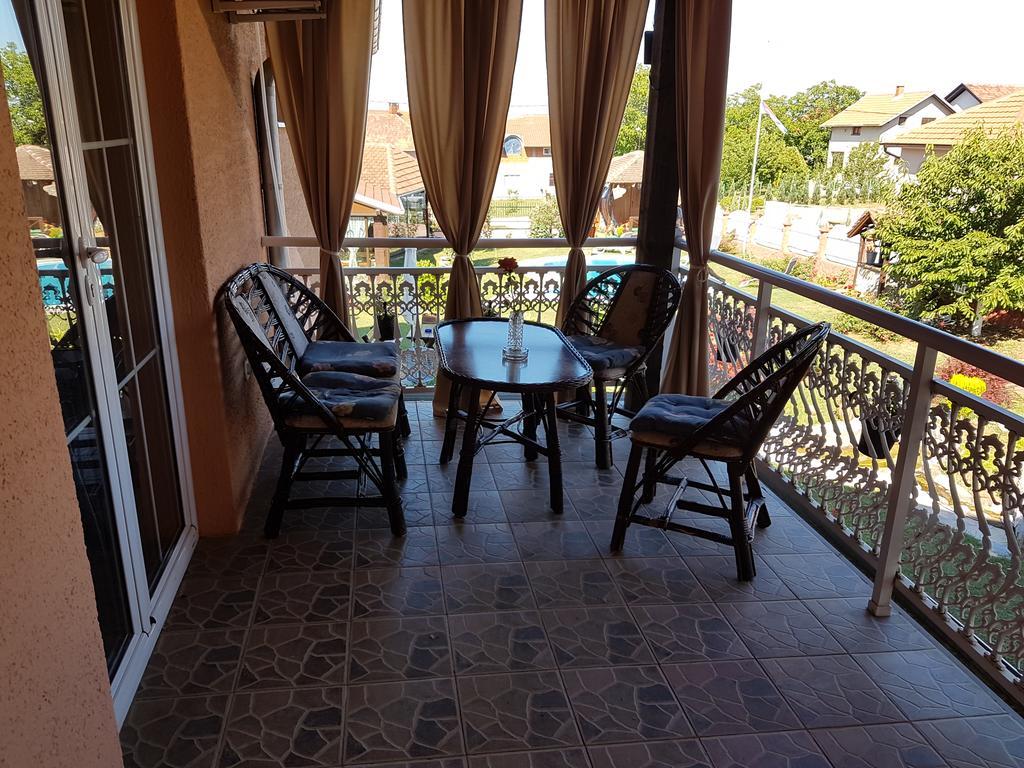 Guest House Rose Smederevska Palanka Zewnętrze zdjęcie